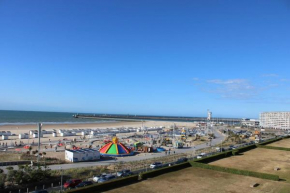Plage de Calais, vue sur mer!